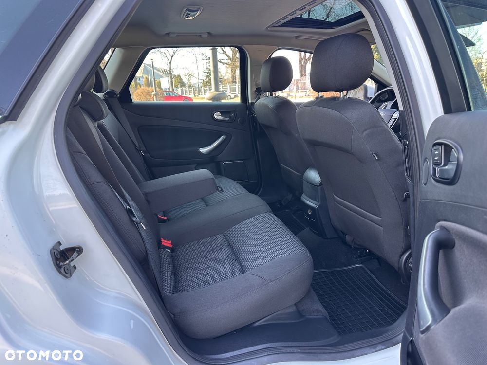 Ford Mondeo 2.0 TDCi Business Edition - 26