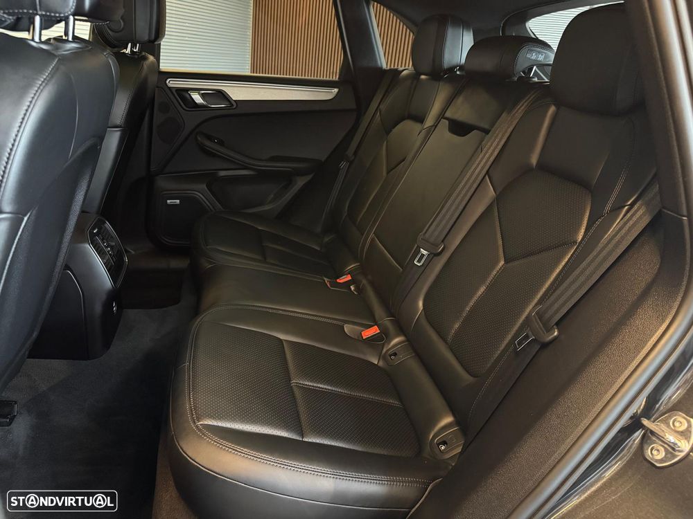 Porsche Macan S - 23