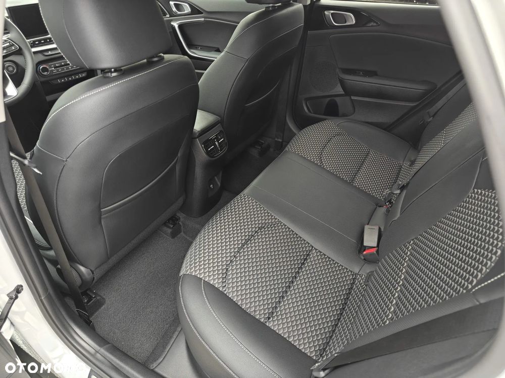 Kia XCeed - 15