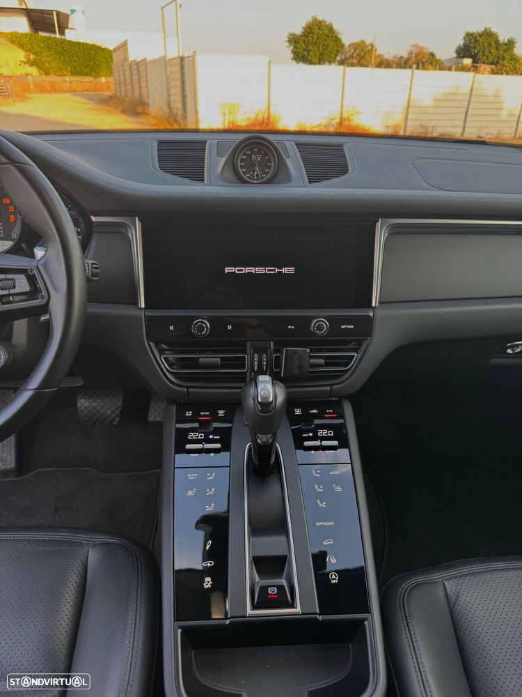 Porsche Macan T - 24