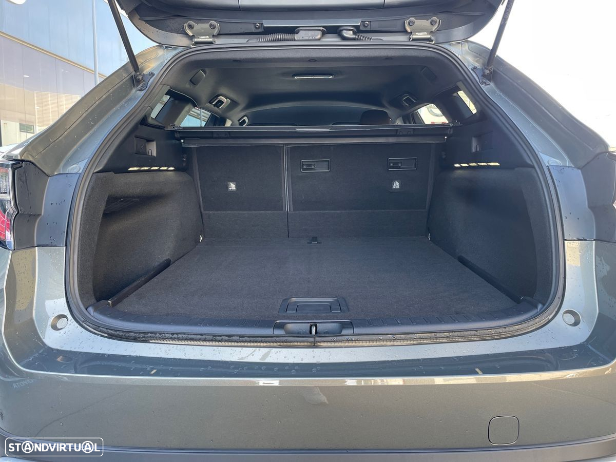 Toyota Corolla Touring Sports - 10