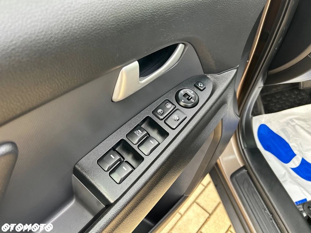 Kia Sportage 2.0 CRDI 184 4WD Automatik Spirit - 33