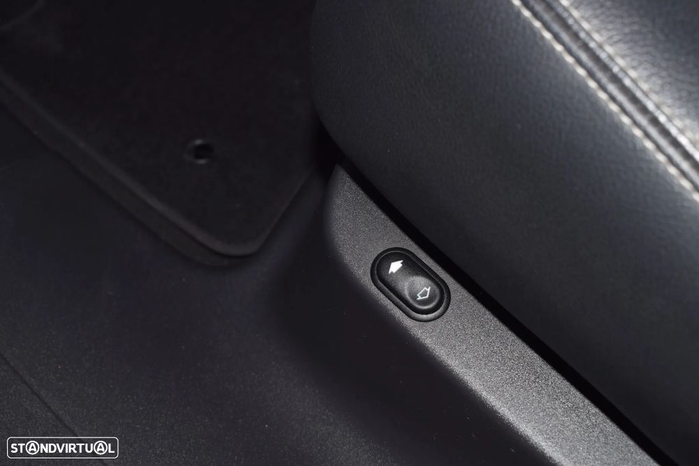 Jaguar F-Pace 2.0 i4D R-Sport - 34