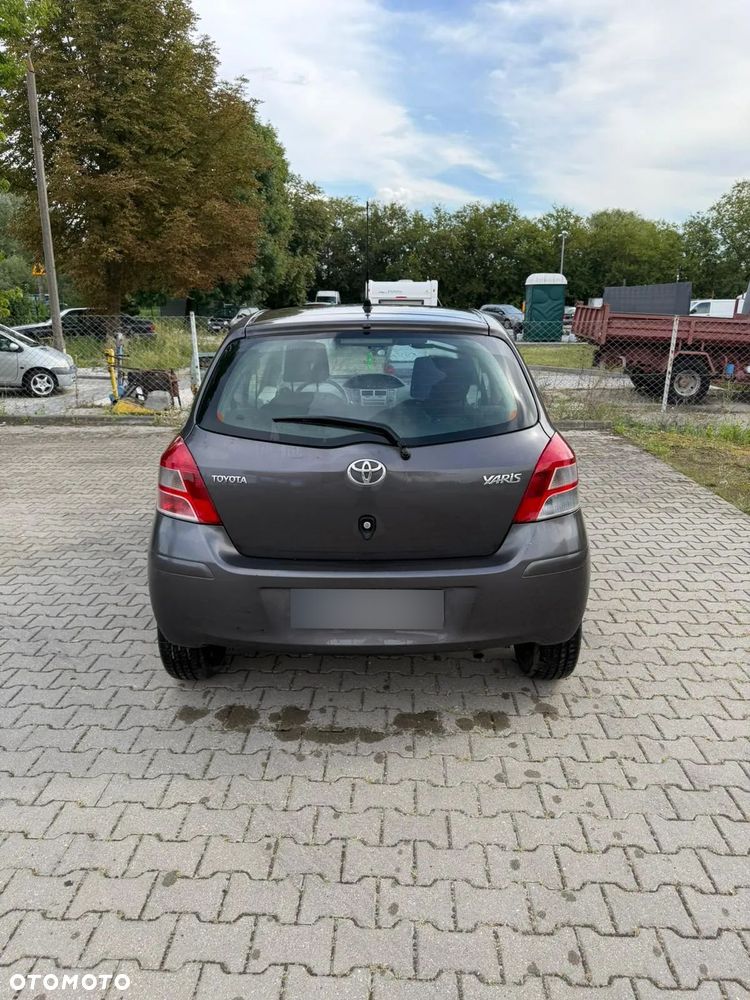 Toyota Yaris 1.0 Luna A/C - 3