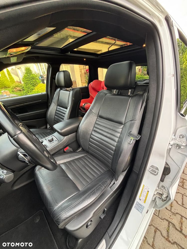 Jeep Grand Cherokee - 11