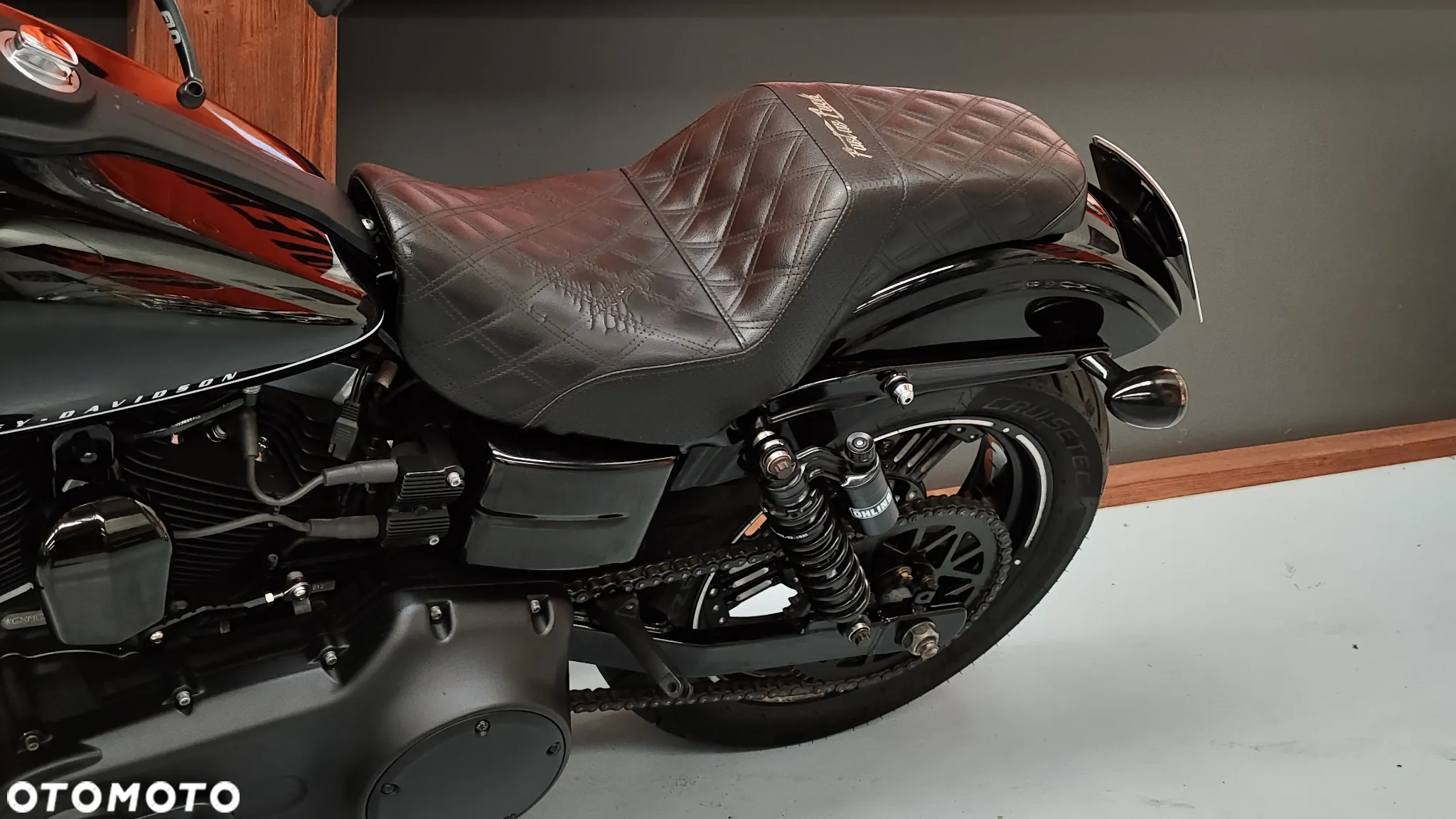 Harley-Davidson Dyna Street Bob - 24