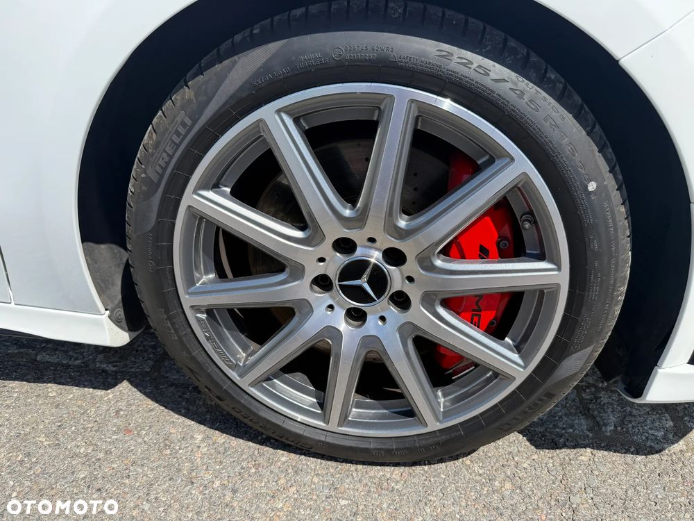 Mercedes-Benz Klasa A 35 AMG 4-Matic 7G-DCT - 17
