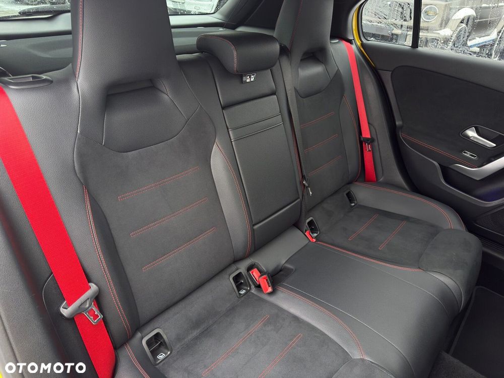 Mercedes-Benz Klasa A 35 AMG 4-Matic 7G-DCT - 31