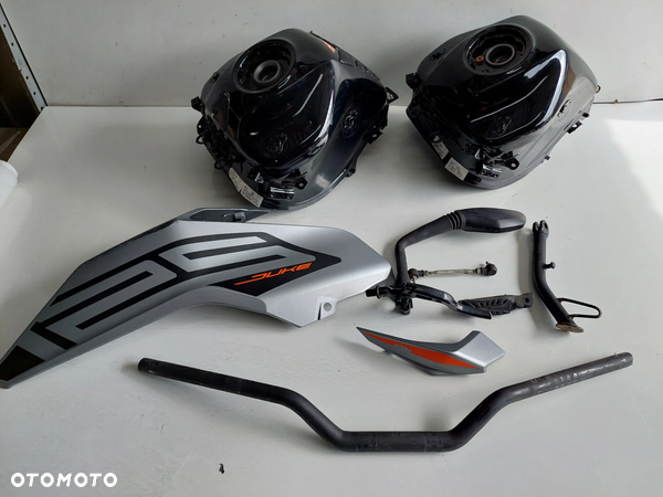 KTM DUKE 125 zbiornik paliwa kierownica owiewka lusterko