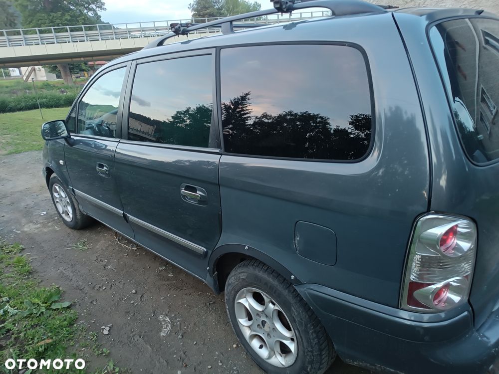 Hyundai Trajet - 2