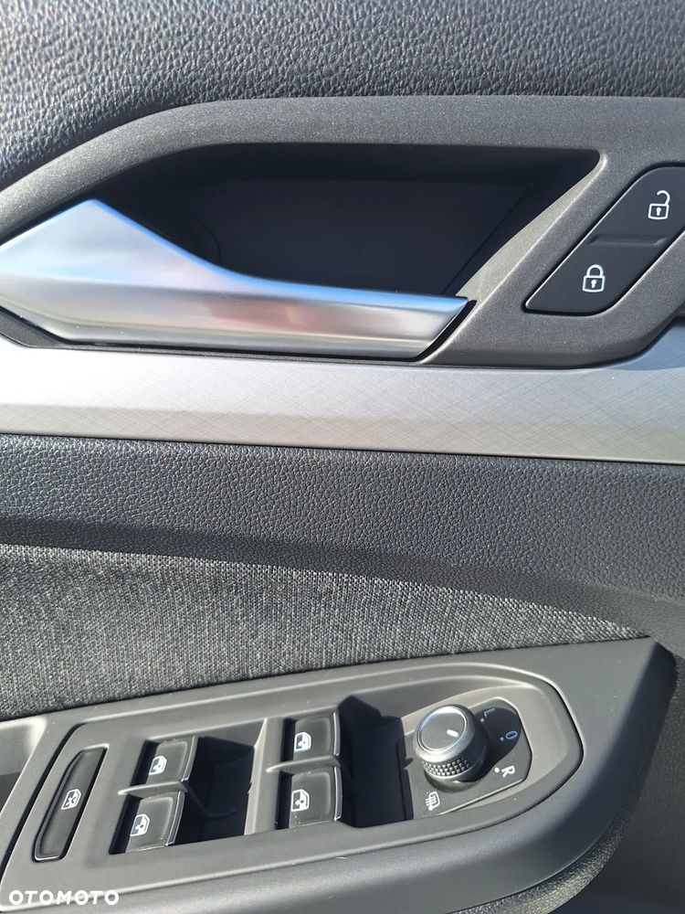 Volkswagen Golf VIII 2.0 TDI Life - 9