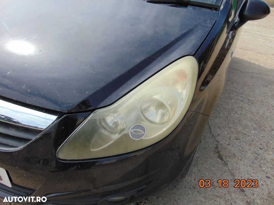 Far Opel Corsa d faruri stanga dreapta dezmembrez opel corsa D 1.2 ben - 2