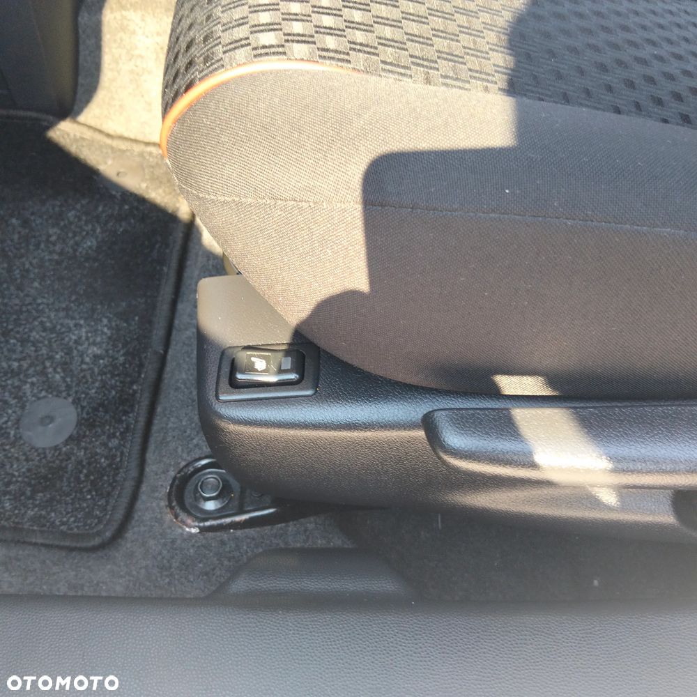 Mazda 2 1.3 Comfort - 13
