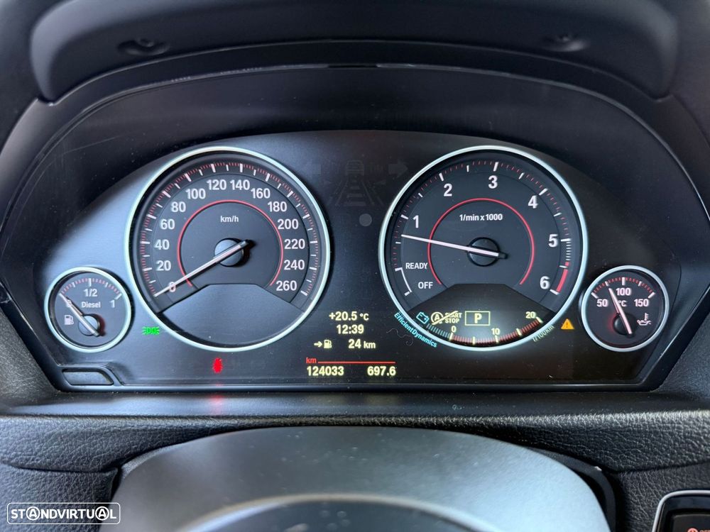 BMW 335 d Touring xDrive Pack M - 34