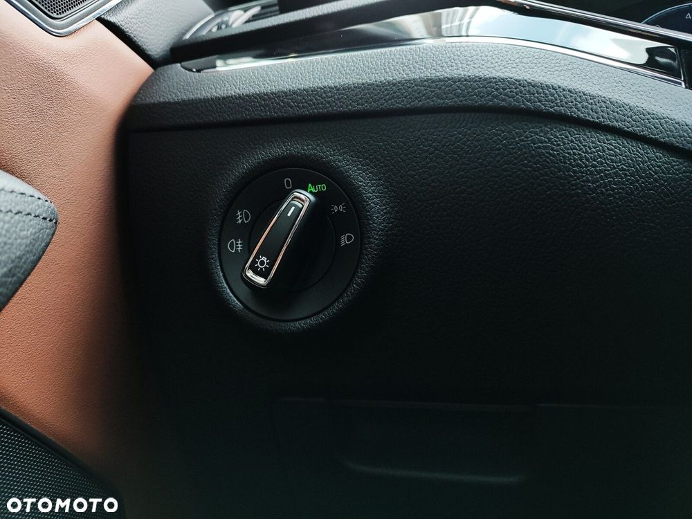 Skoda Superb 2.0 TDI SCR L&K DSG - 18