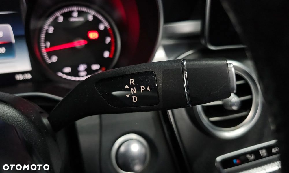 Mercedes-Benz Klasa C 200 4-Matic 7G-TRONIC - 16