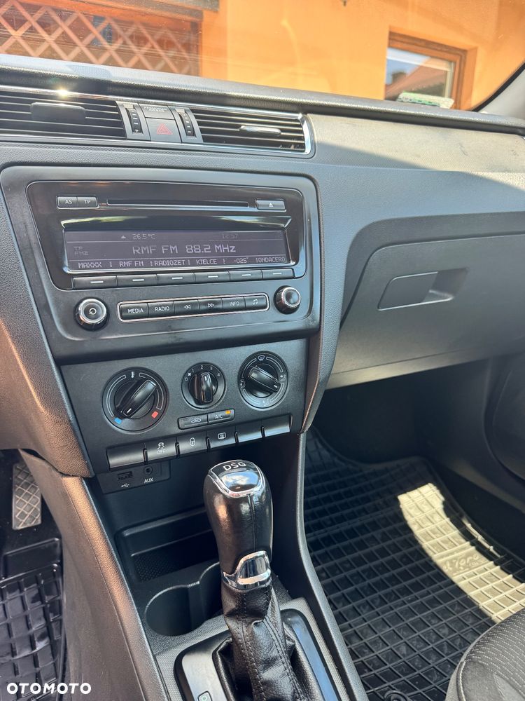 Skoda RAPID 1.6 TDI DSG Ambition - 11