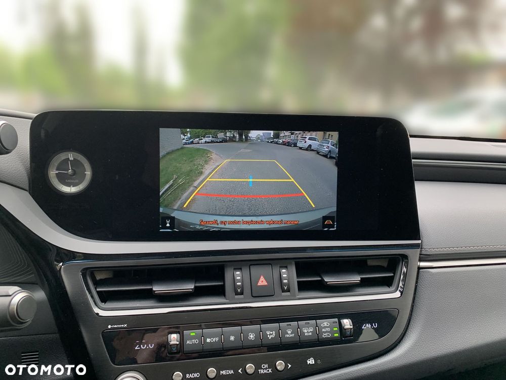 Lexus ES 300h Business Edition - 20