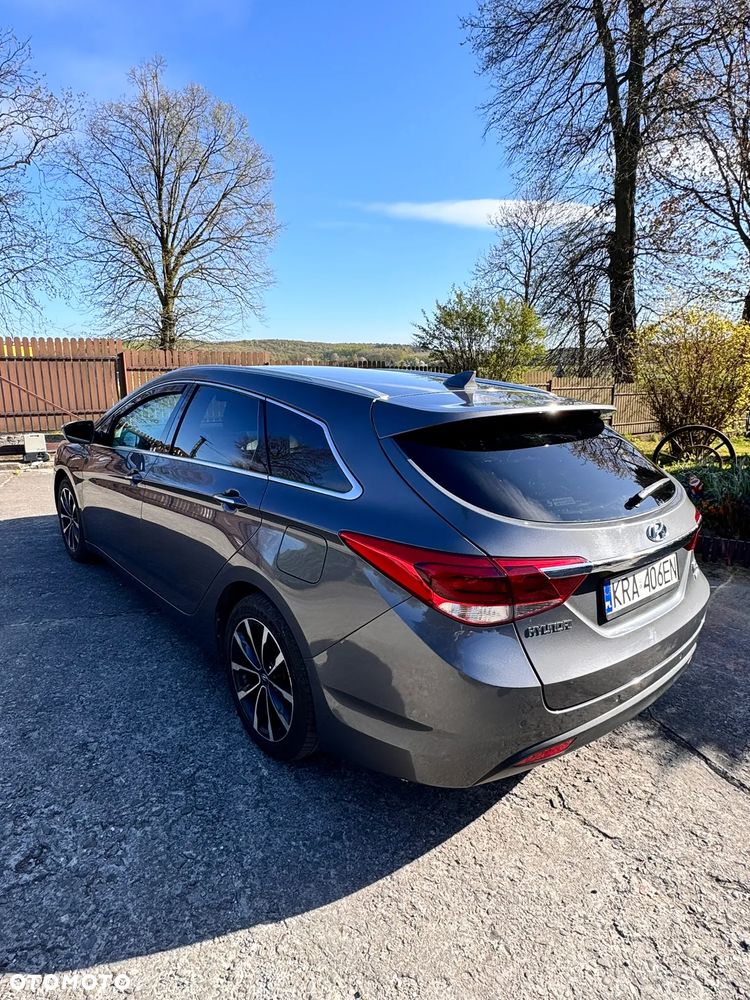 Hyundai i40 Kombi blue 1.6 CRDi DCT Space - 2