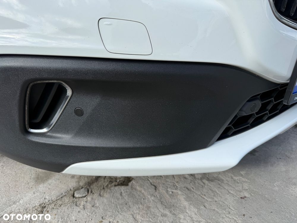 Volvo V40 Cross Country T3 Geartronic Momentum - 34