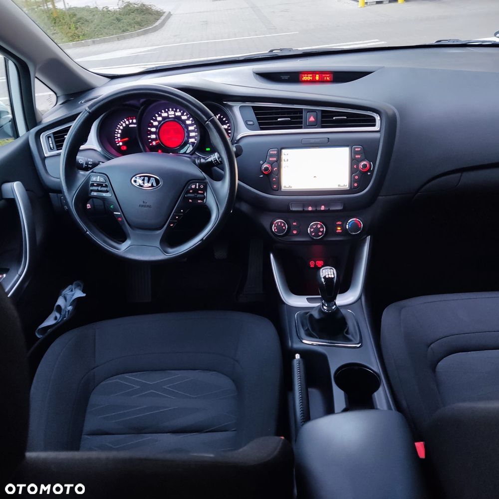 Kia Ceed - 14
