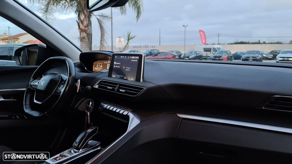 Peugeot 5008 1.5 BlueHDi Allure EAT8 - 33