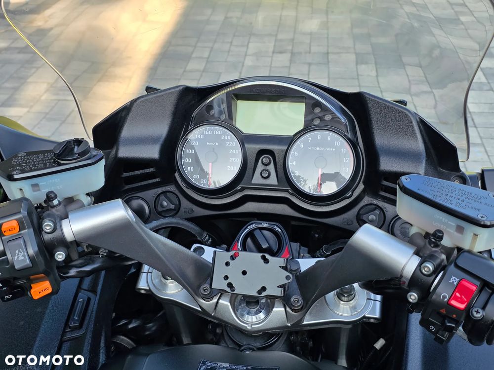 Kawasaki GTR - 14