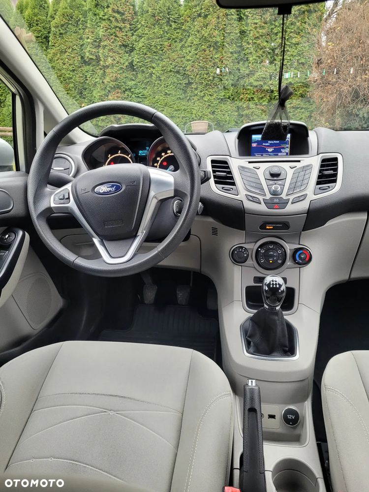 Ford Fiesta 1.6 TDCi SYNC Edition - 25