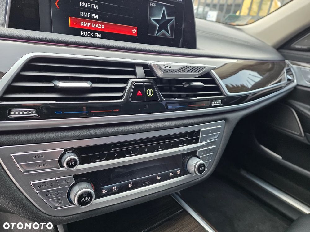 BMW Seria 7 740Li - 27