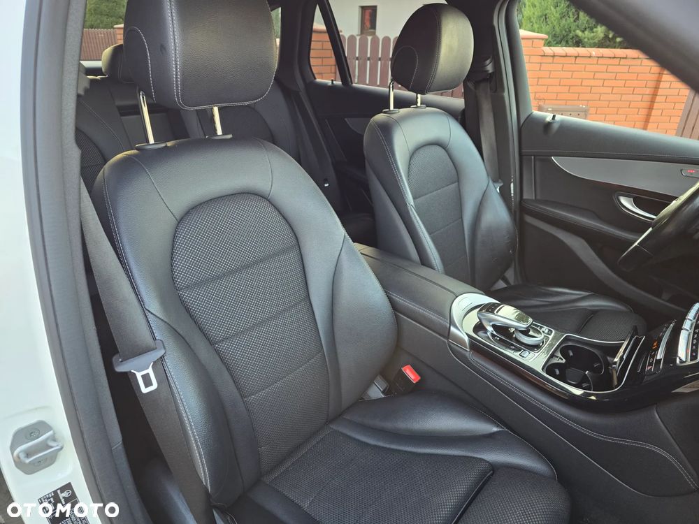 Mercedes-Benz GLC - 25