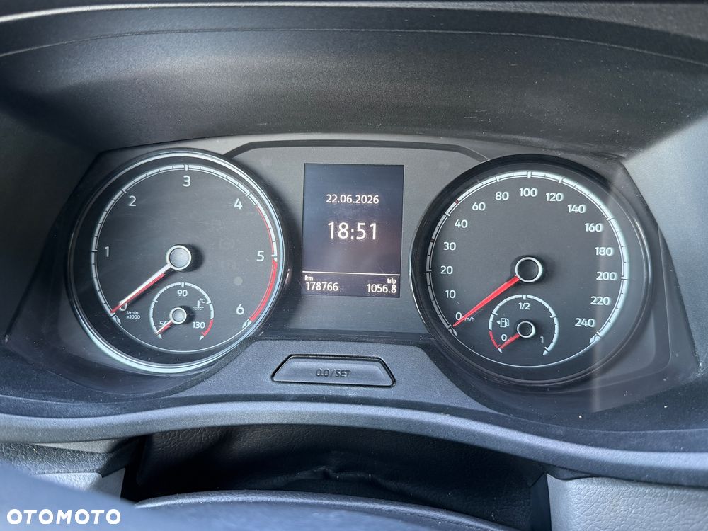 Volkswagen Transporter - 16
