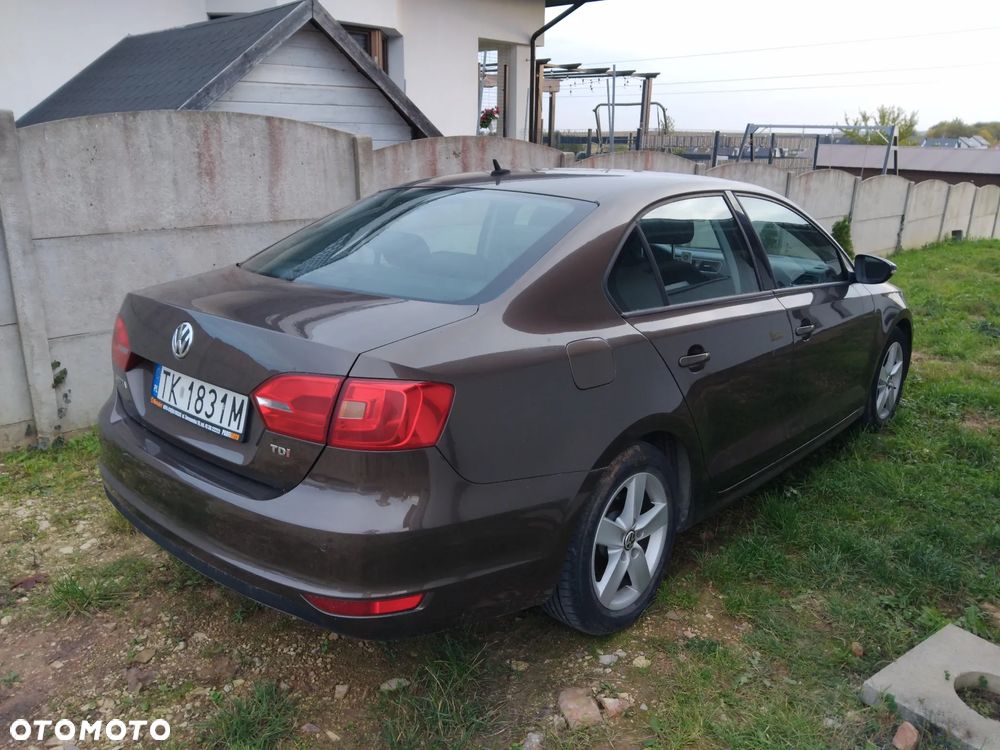 Volkswagen Jetta 1.6 TDI Comfortline - 4