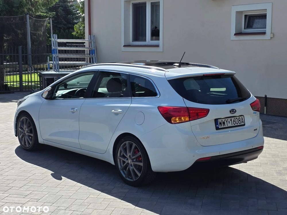 Kia Ceed 1.6 CRDi 128 Platinum Edition - 22