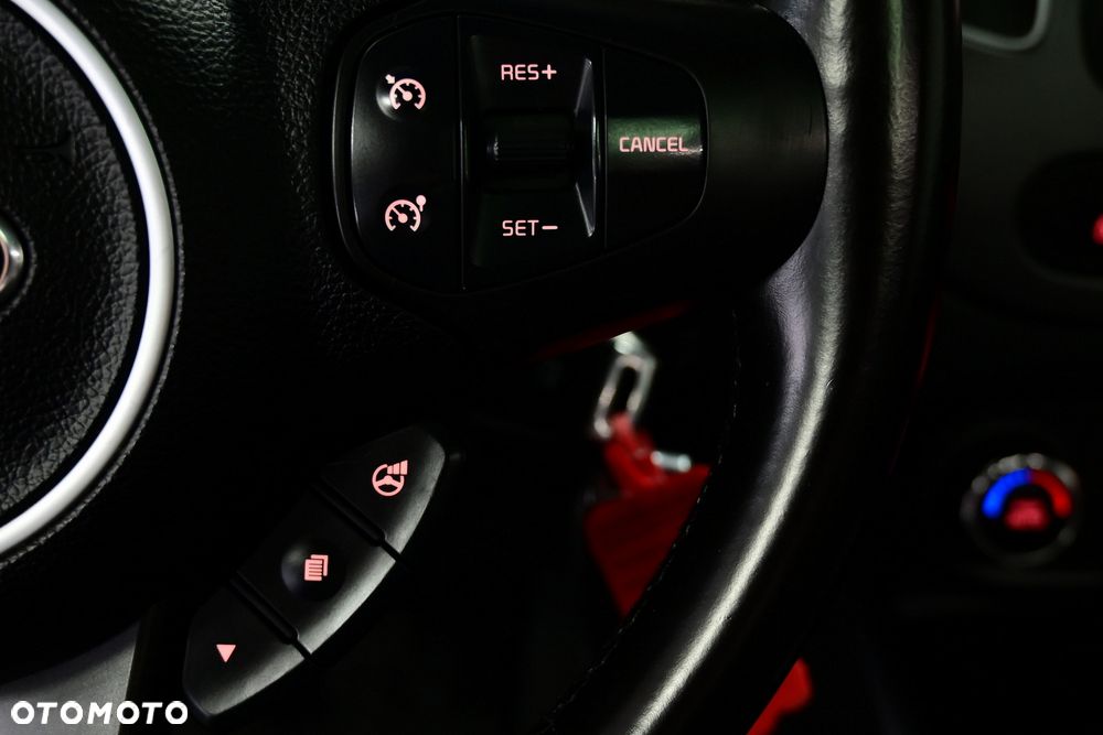 Kia Carens 1.7 CRDi M - 29