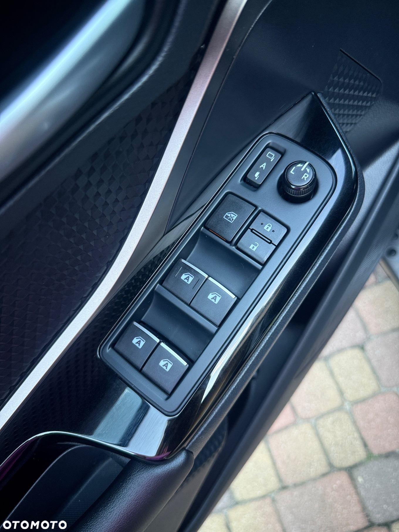 Toyota C-HR Hybrid Style Selection - 20