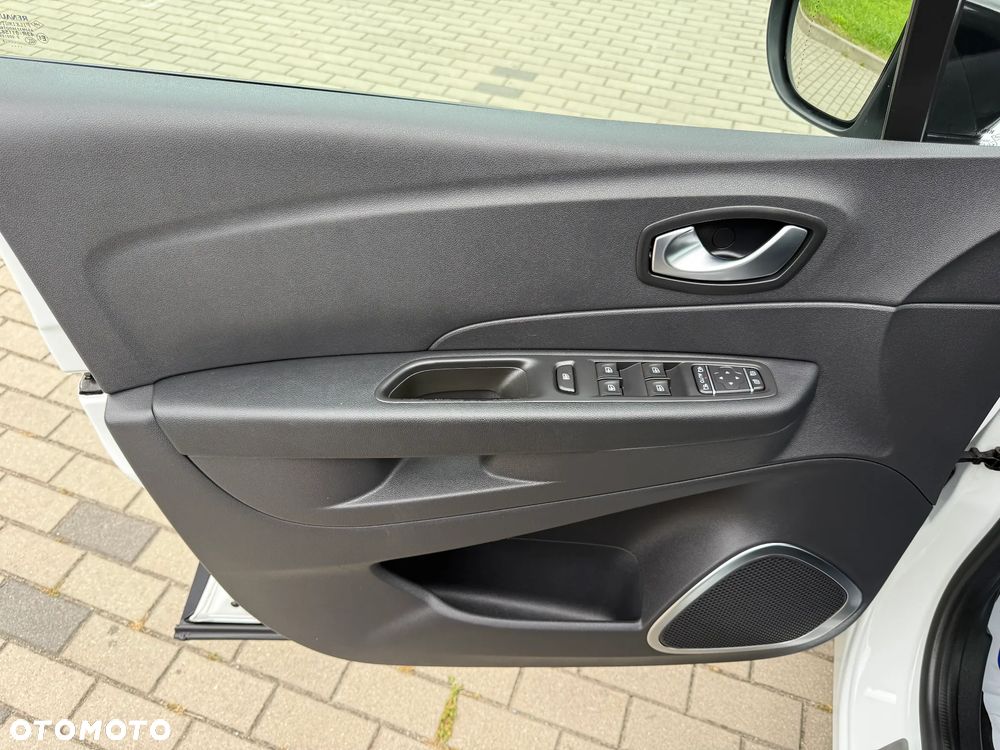 Renault Captur - 25