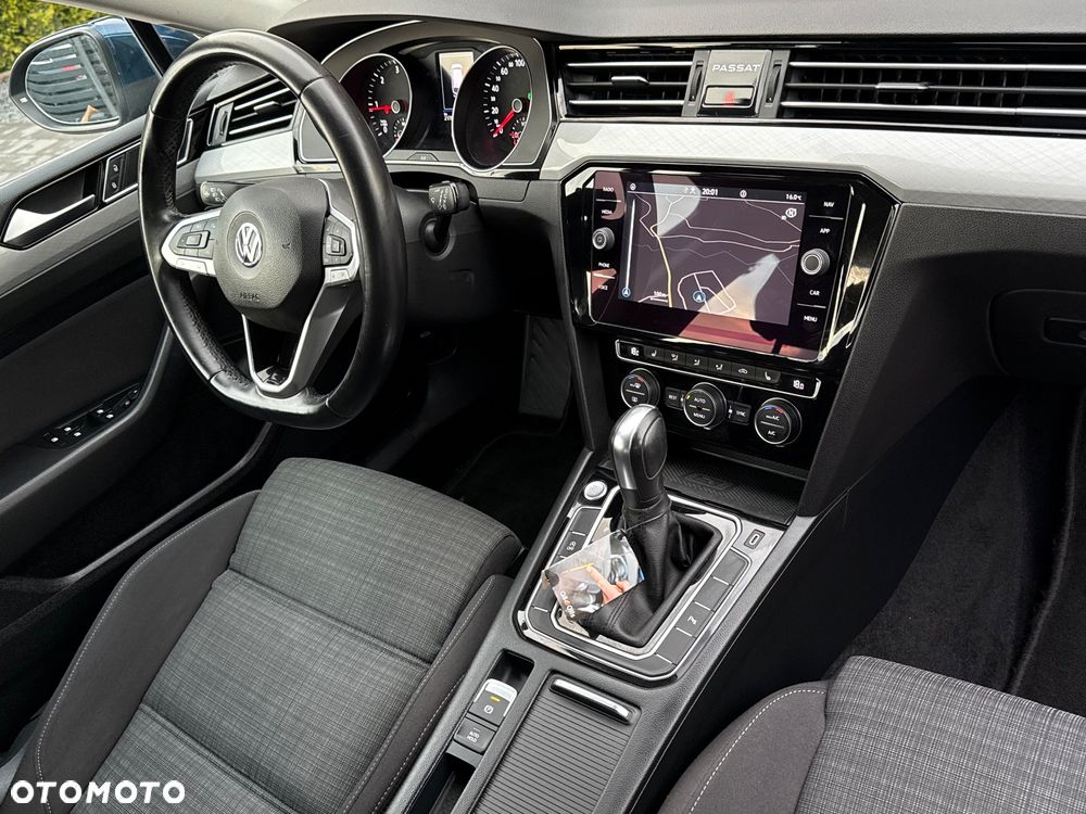 Volkswagen Passat 2.0 TDI SCR DSG Comfortline - 19