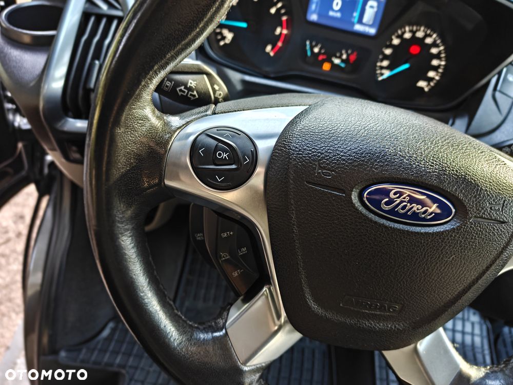 Ford Tourneo Custom - 16