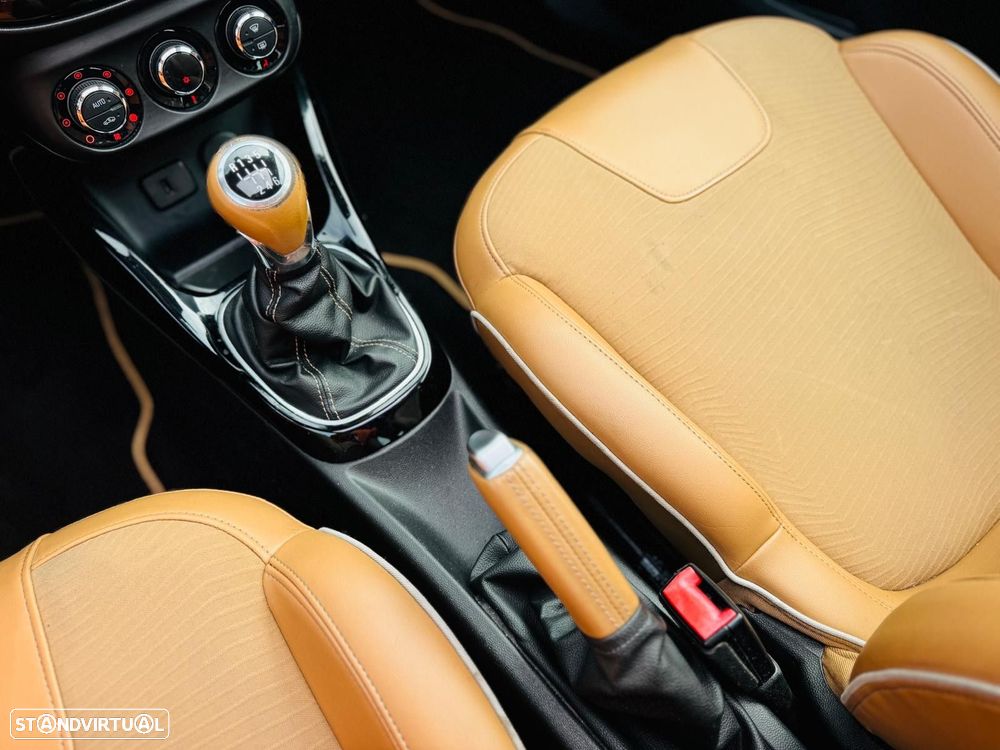 Opel Adam 1.0 T Rocks - 36