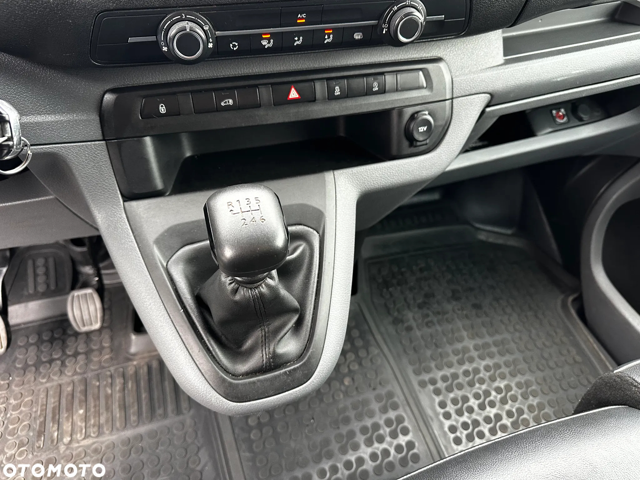 Peugeot Expert - 13