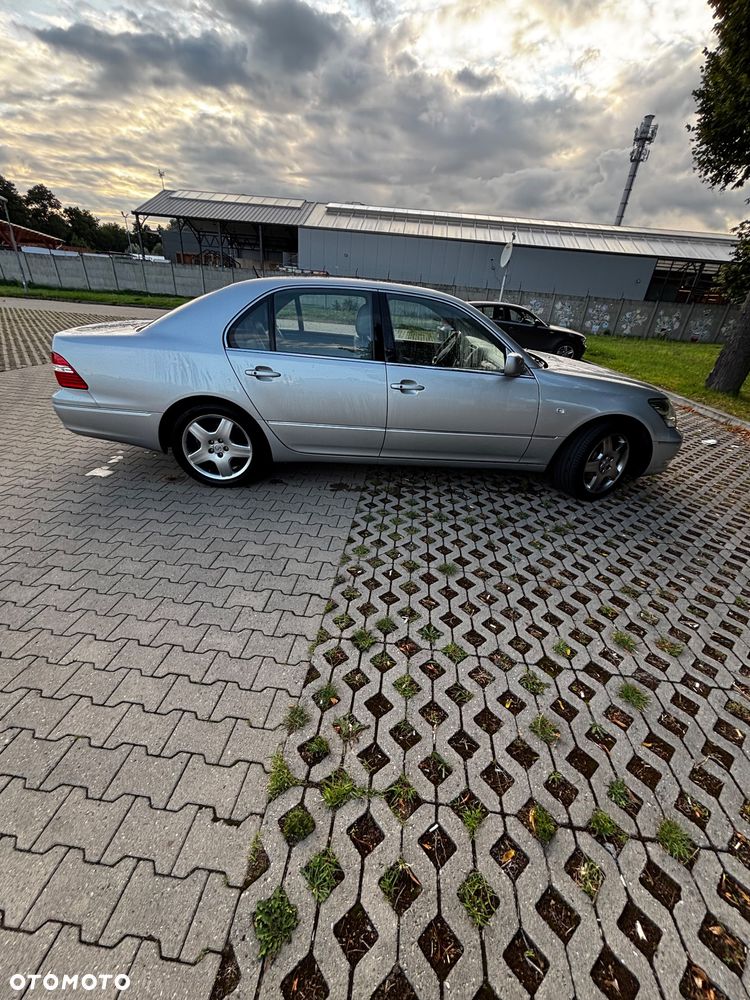 Lexus LS Comfort - 5