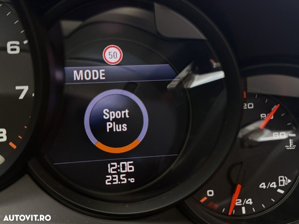 Porsche 911 Carrera GTS PDK - 25