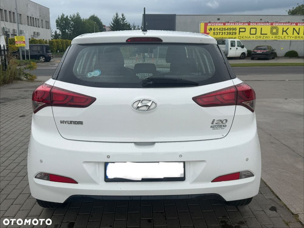 Hyundai i20 1.1 CRDi Trend - 16
