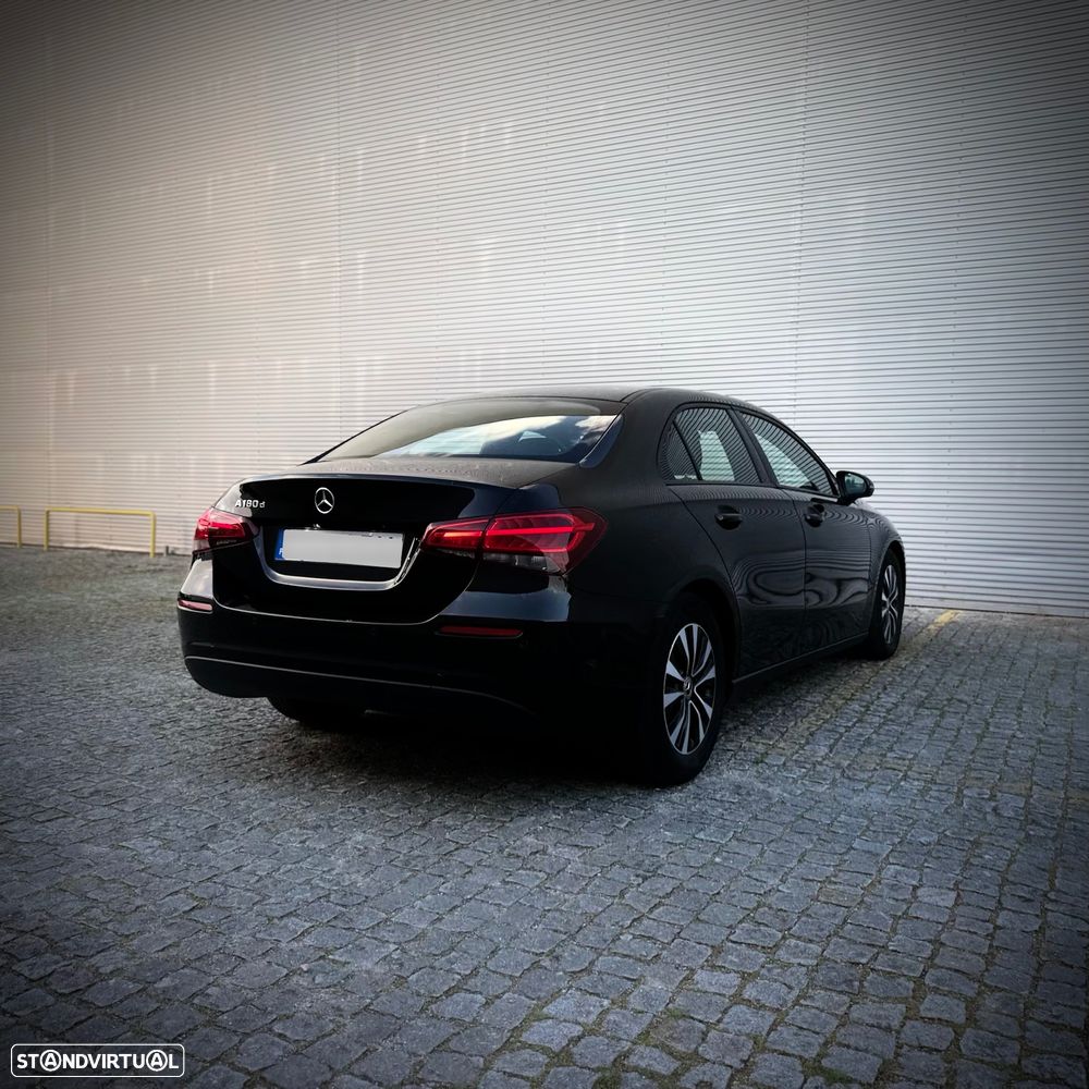 Mercedes-Benz A 180 Limousine d Style Plus Aut. - 4