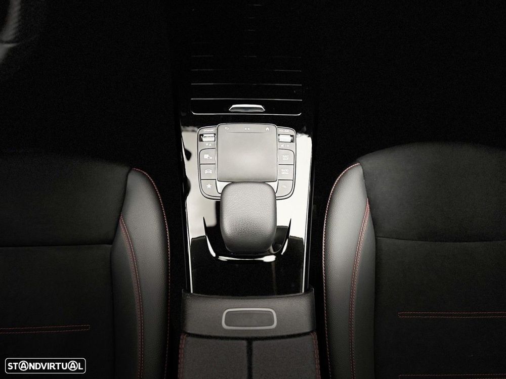 Mercedes-Benz A 250 e AMG Line - 41