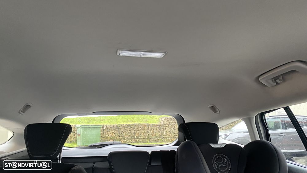 Ford Focus SW 1.5 TDCi EcoBlue Business - 18