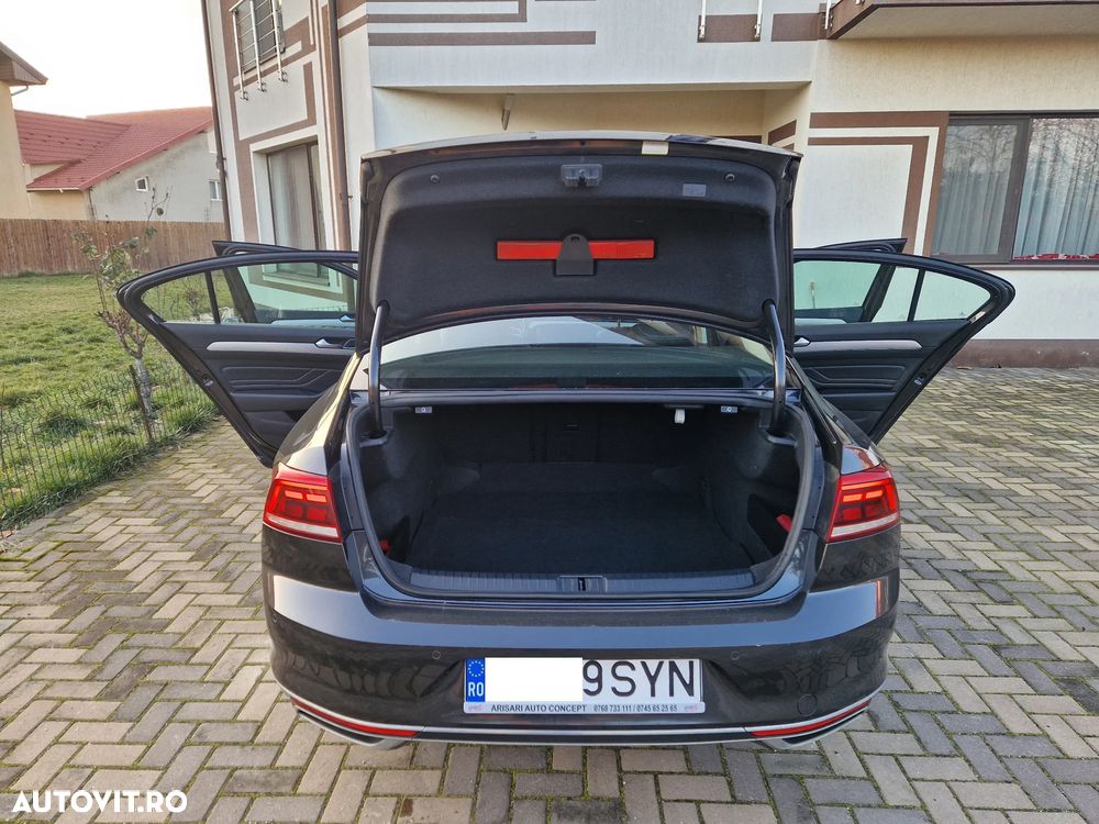 Volkswagen Passat 2.0 TDI DSG Highline - 29