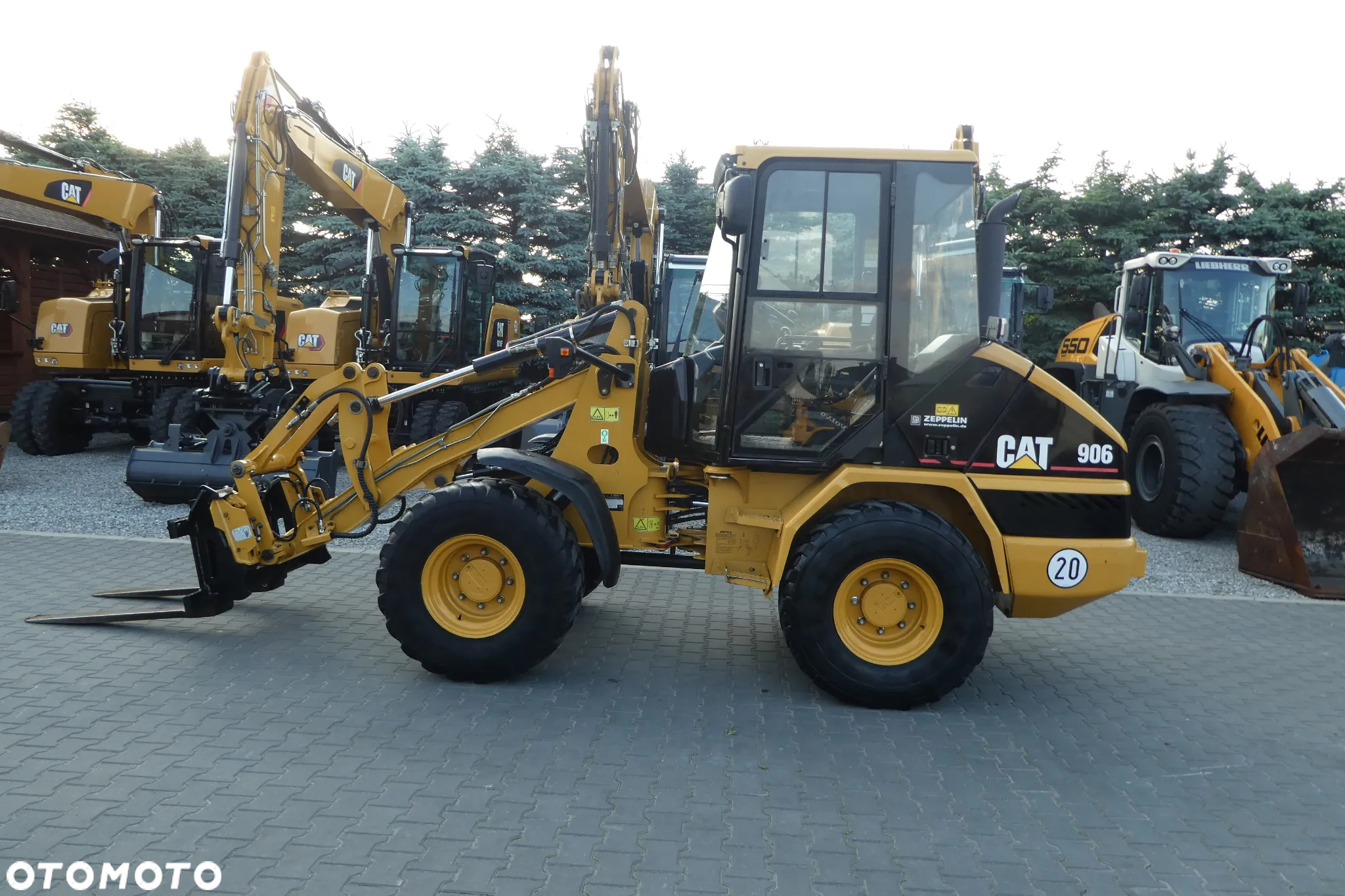 Caterpillar 906 ŁYZKA+WIDŁY - 2