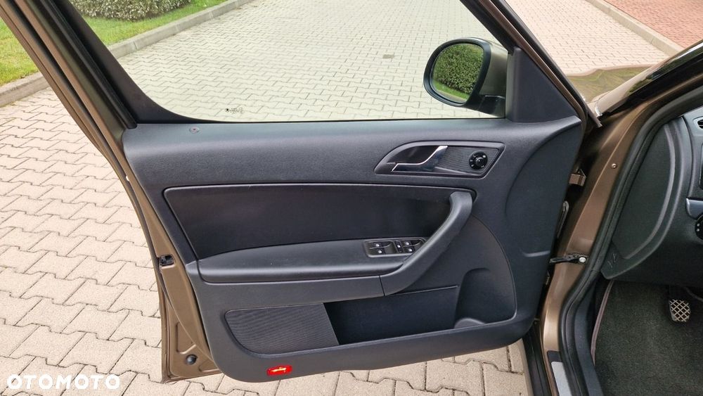 Skoda Yeti 1.4 TSI Experience PLUS EDITION - 10