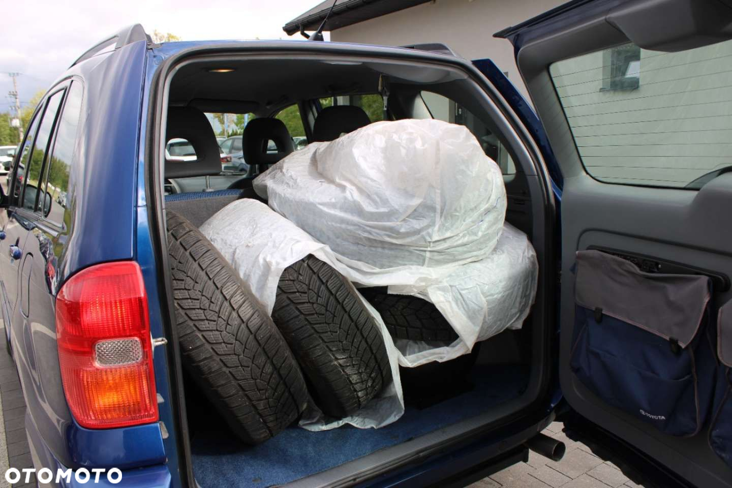 Toyota RAV4 - 11